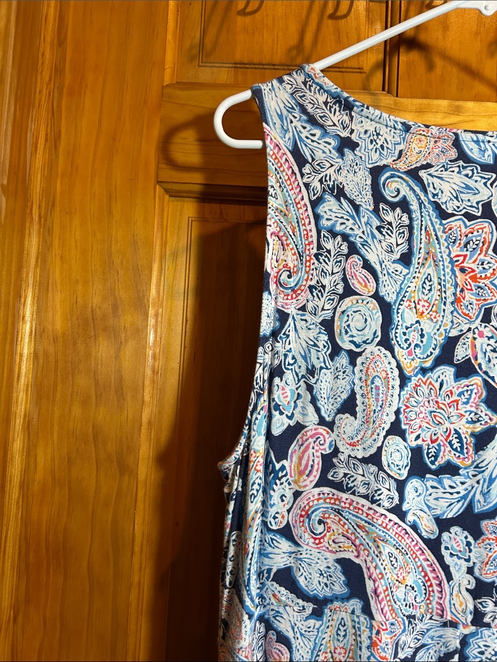 Garment on Hanger - Picture 11 of 14